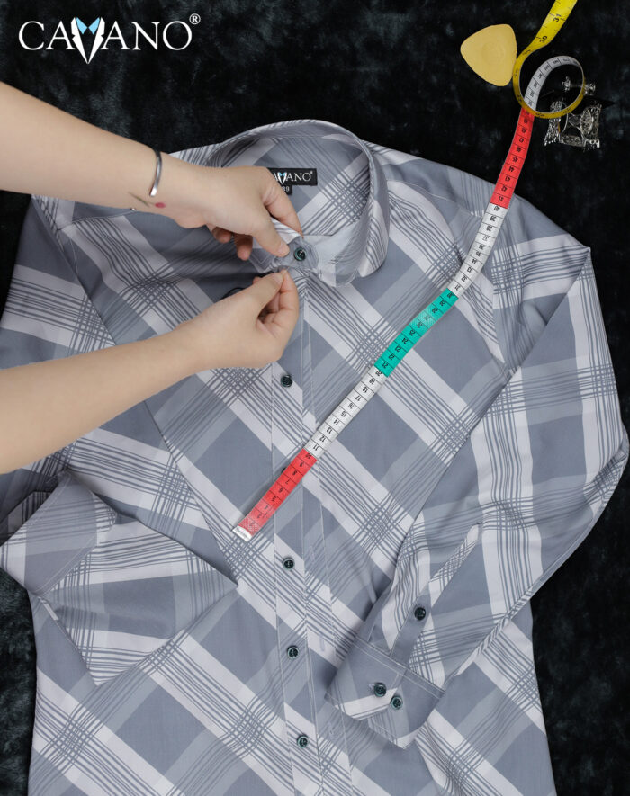 Áo sơ mi họa tiết màu trắng xám